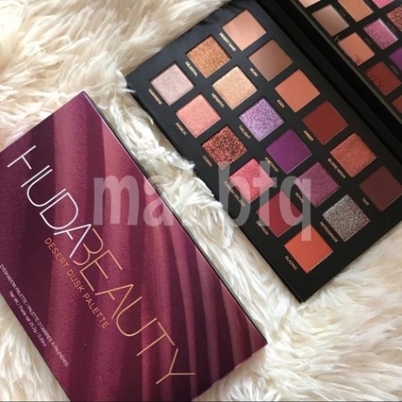 Huda Beauty Desert Dusk Eyeshadow Palette - Picture 1 of 3